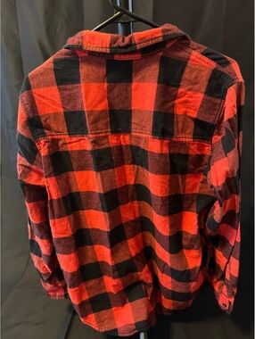 Universal Thread Red and Black Checkered Flannel Shirt, Size
